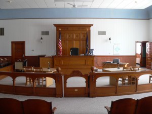 Wayne_County_Courthouse_(Nebraska)_courtroom_1
